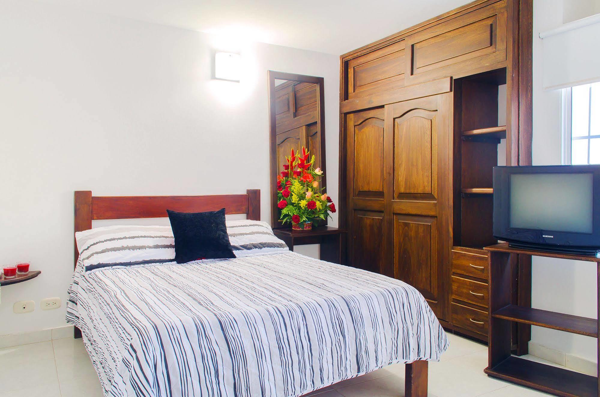 Hotel Marovi Santa Marta  Buitenkant foto