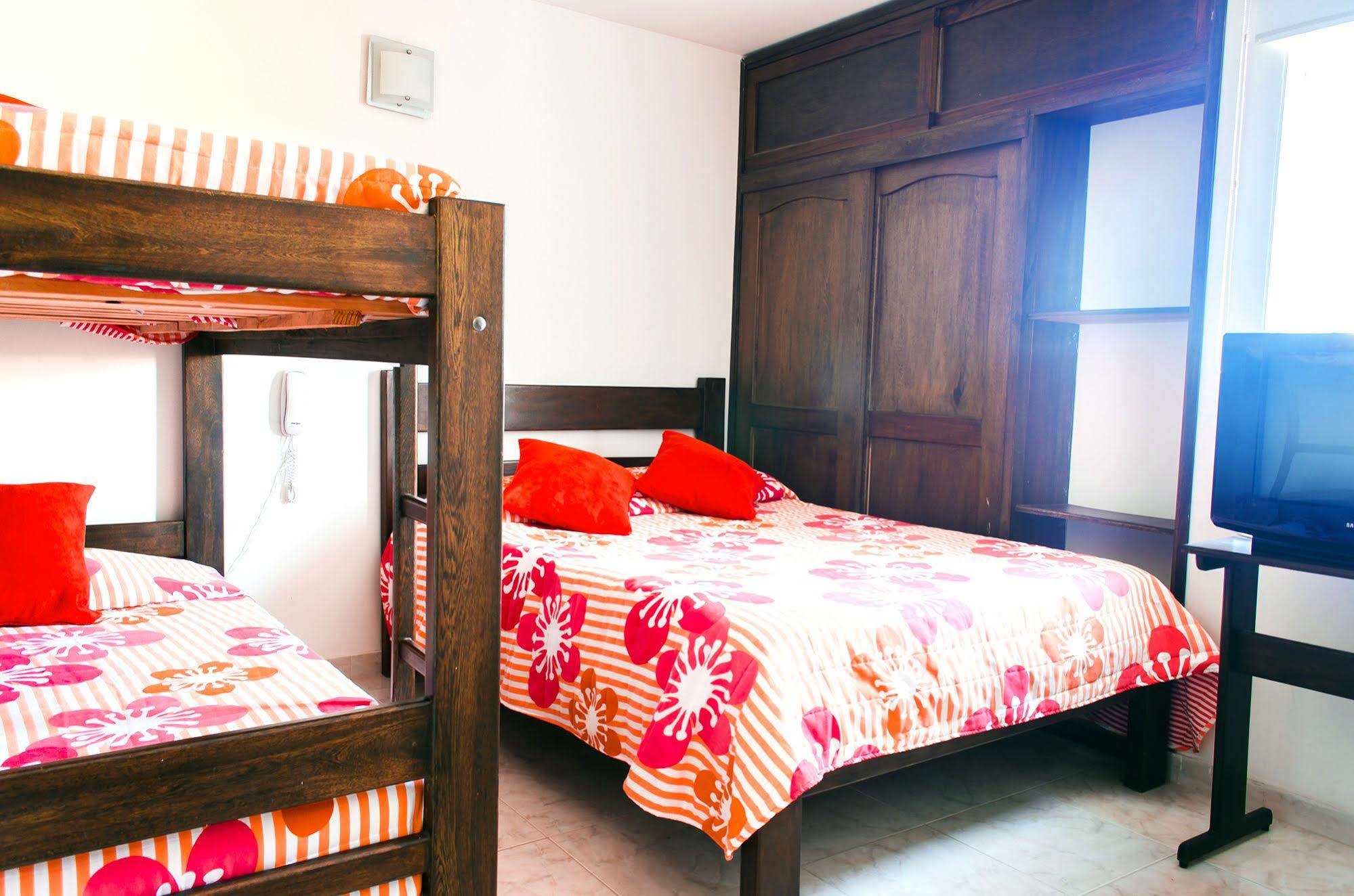 Hotel Marovi Santa Marta  Buitenkant foto